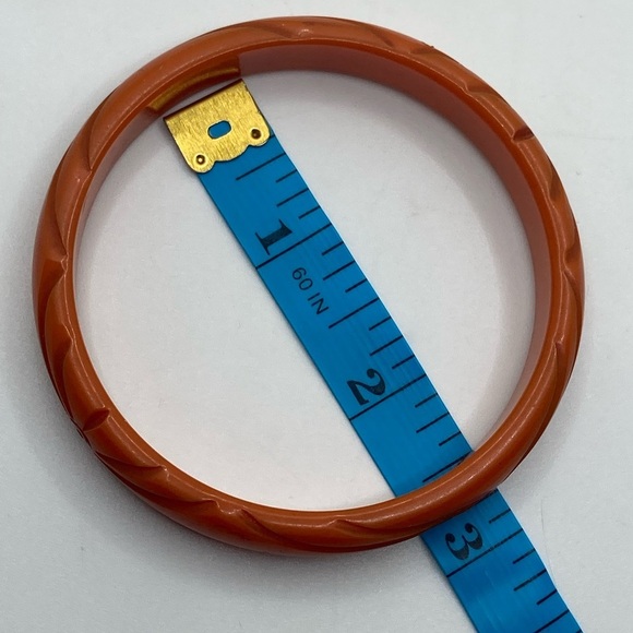 VTG Bakelite Amber Butterscotch Colour Etched  Carved Bracelet Bangle 8” - Picture 5 of 6